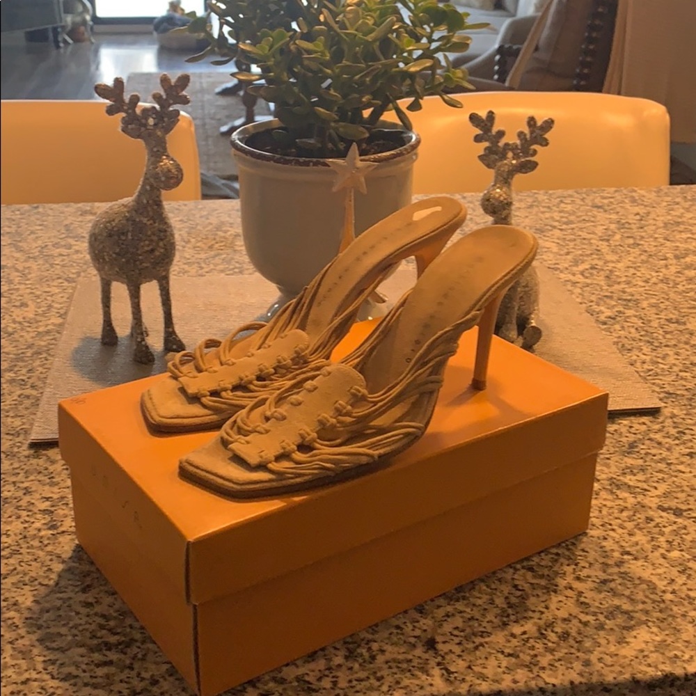 Martinez Valero Tan Suede strappy Sandals 8B